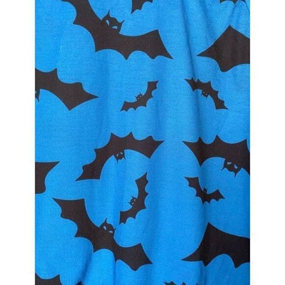 Halloween graphic that long sleeve crewneck sweatshirt size medium - Picture 2 of 2